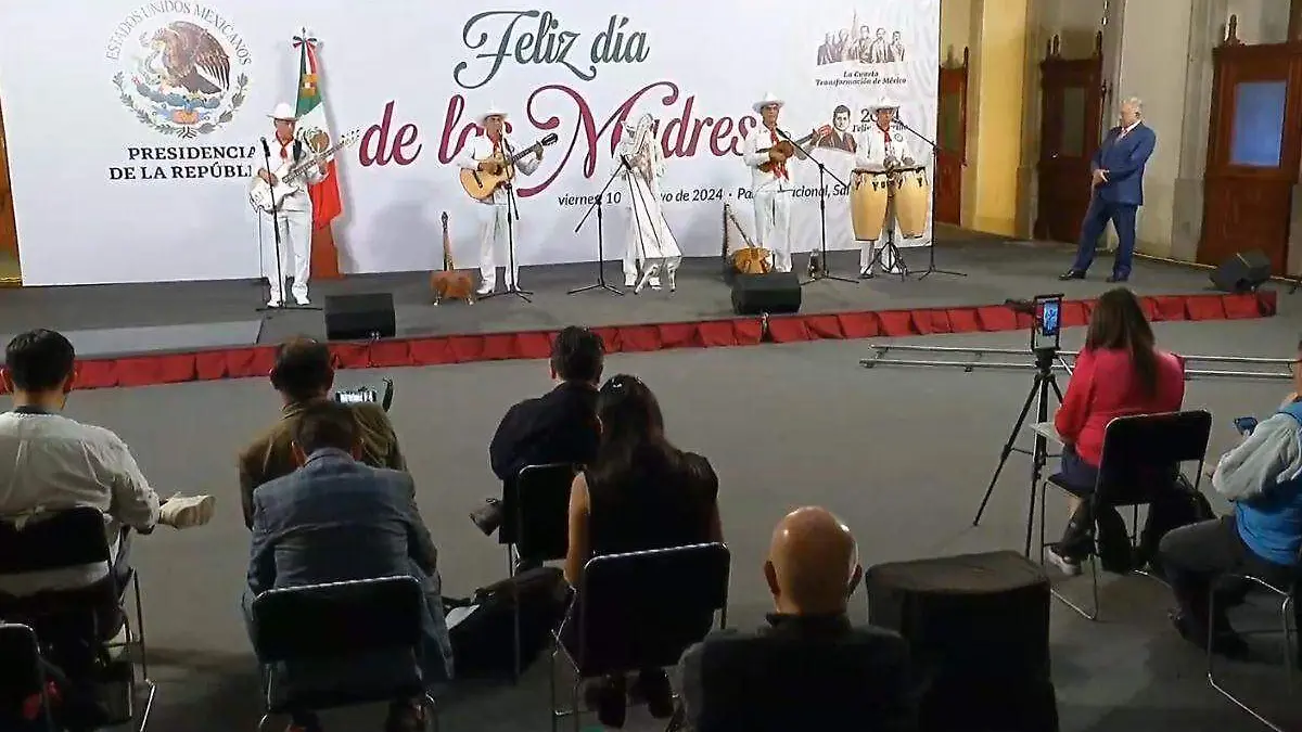 AMLO-Día de las Madres-10 de mayo